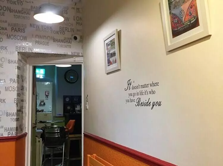 Portrush Holiday Hostel Guesthouse