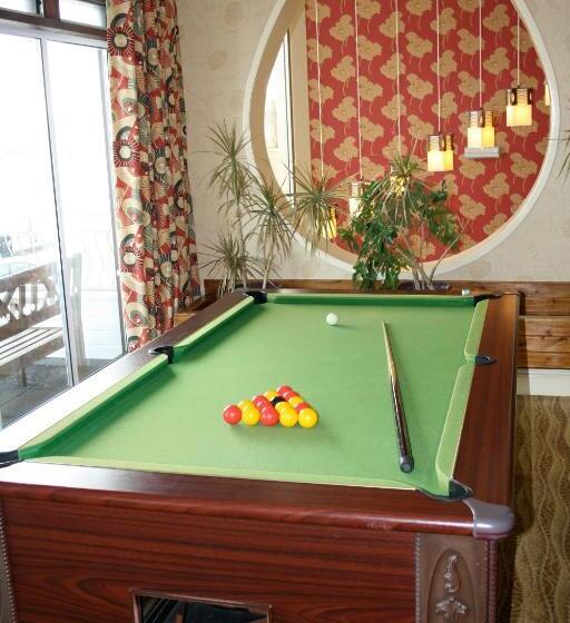 Sandringham Hotel   Seafront, Sandown   Free Car Ferry