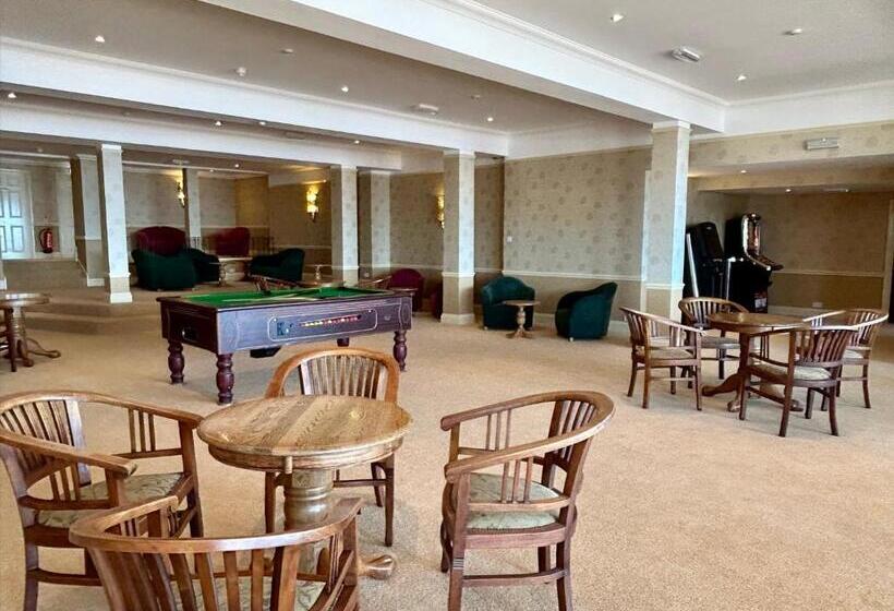 Sandringham Hotel   Seafront, Sandown   Free Car Ferry