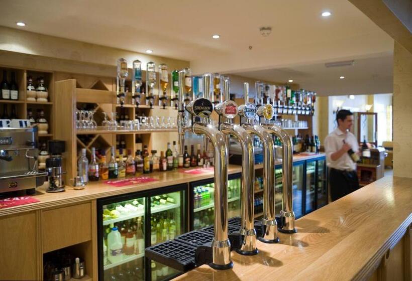 Sandringham Hotel   Seafront, Sandown   Free Car Ferry