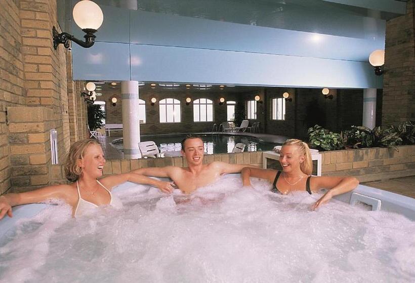 Sandringham Hotel   Seafront, Sandown   Free Car Ferry