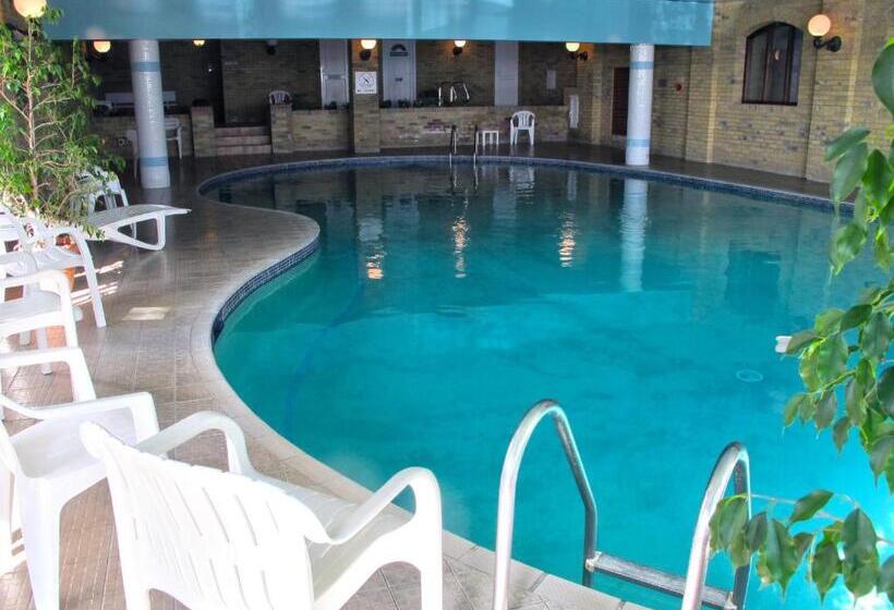 Sandringham Hotel   Seafront, Sandown   Free Car Ferry