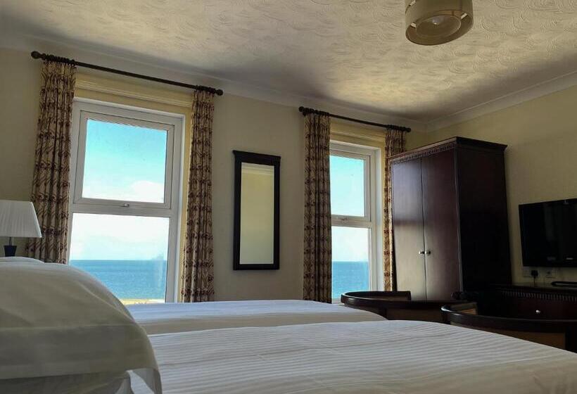 Sandringham Hotel   Seafront, Sandown   Free Car Ferry