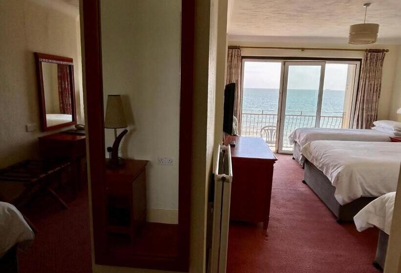 Sandringham Hotel   Seafront, Sandown   Free Car Ferry