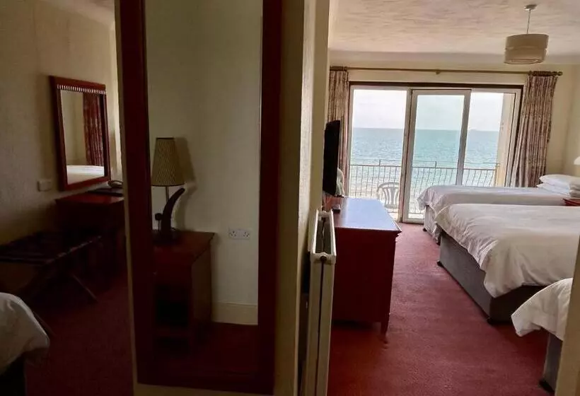 Sandringham Hotel   Seafront, Sandown   Free Car Ferry