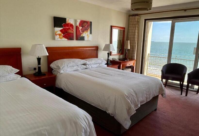 Sandringham Hotel   Seafront, Sandown   Free Car Ferry