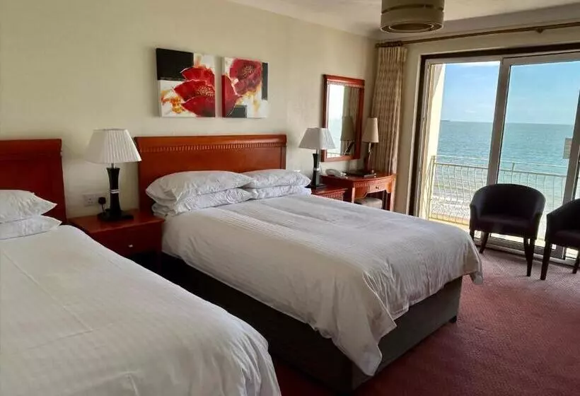 Sandringham Hotel   Seafront, Sandown   Free Car Ferry
