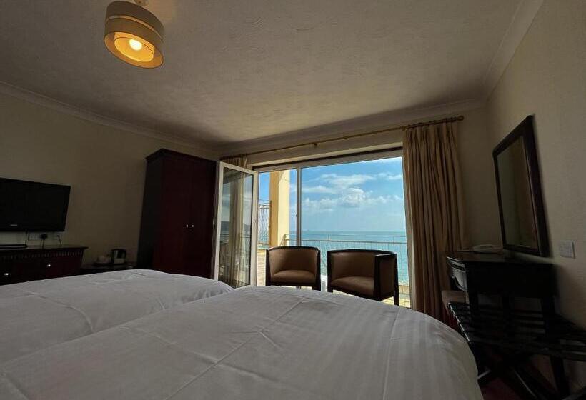 Sandringham Hotel   Seafront, Sandown   Free Car Ferry