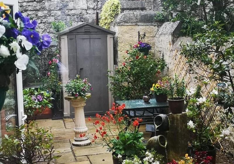 住宿加早餐  Victoria House Room Only Accommodation