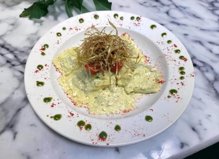 281 Hotel & Restaurant