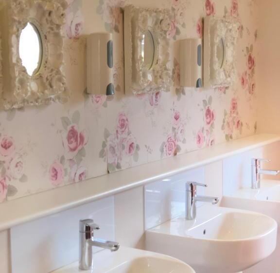 281 Hotel & Restaurant