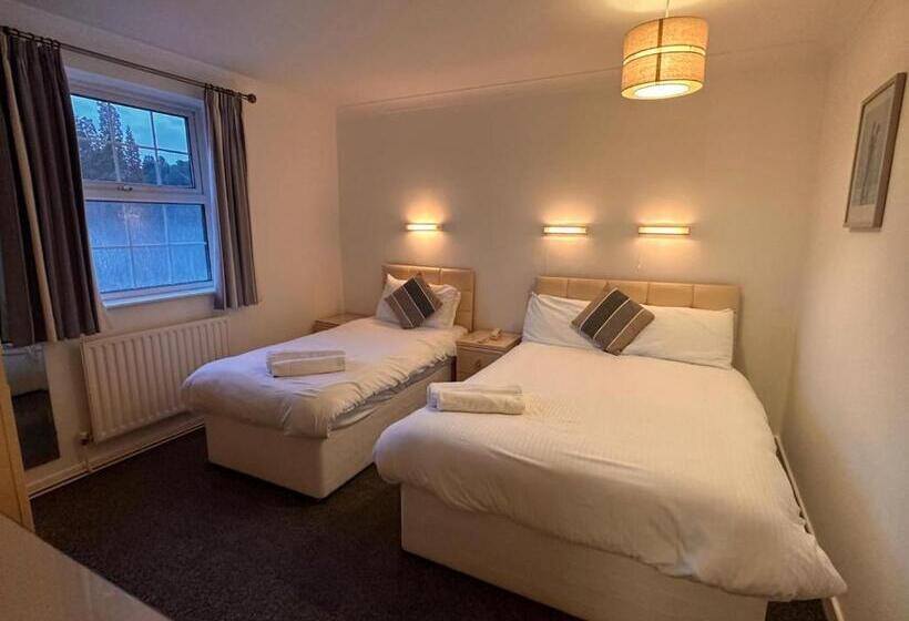 281 Hotel & Restaurant