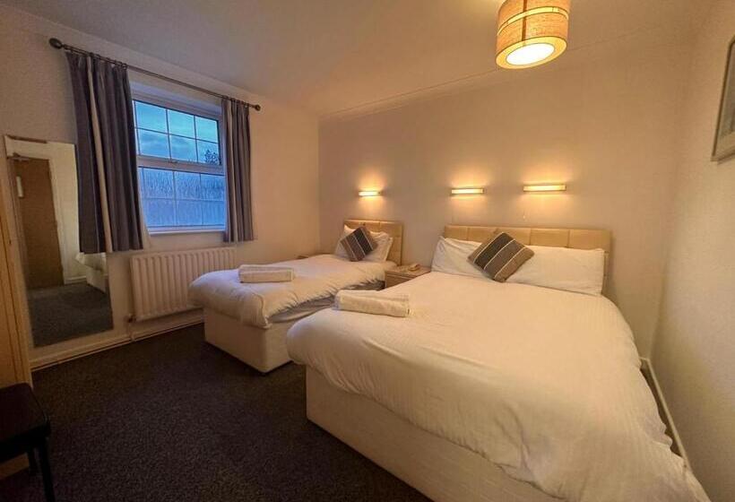 281 Hotel & Restaurant