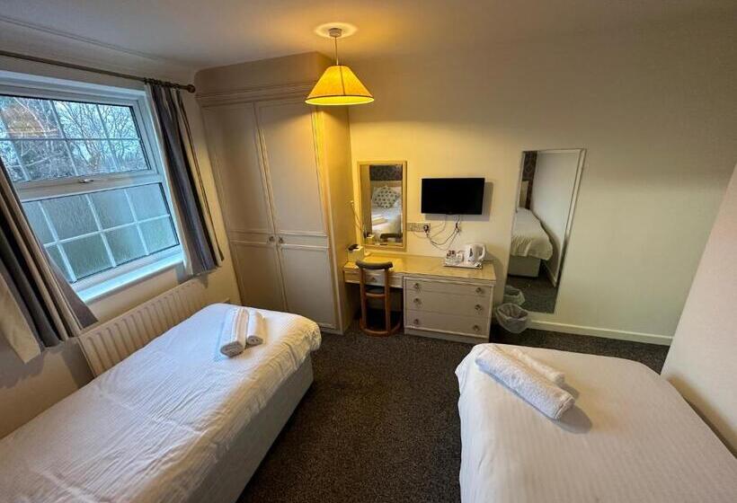 281 Hotel & Restaurant