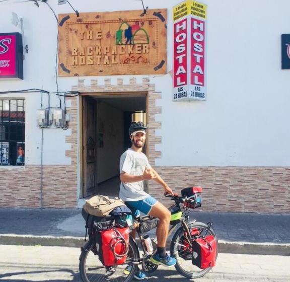 فندق صغير The Backpacker Hostal