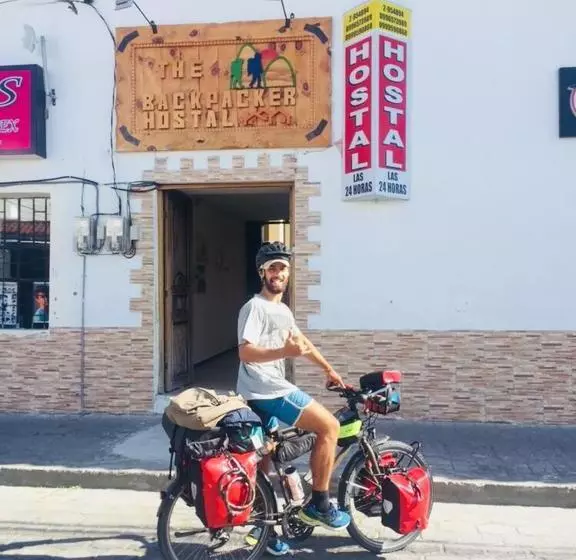 ユースホステル The Backpacker Hostal