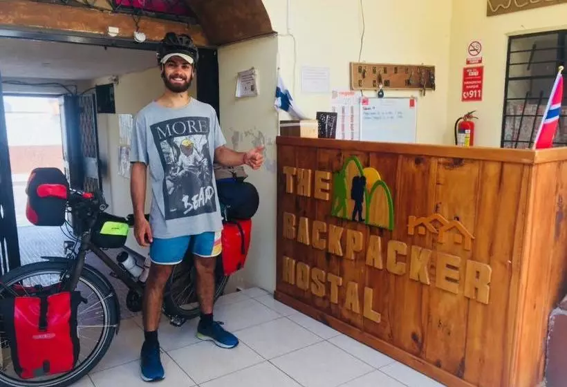 ユースホステル The Backpacker Hostal