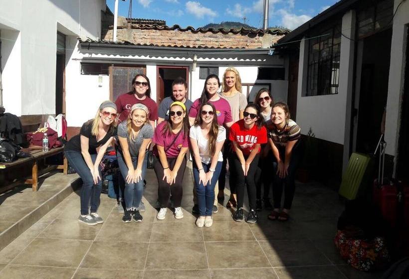 فندق صغير The Backpacker Hostal