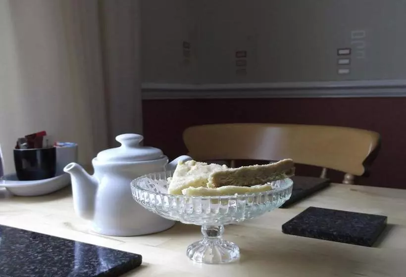 تختخواب و صبحانه Kirkcroft Guest House