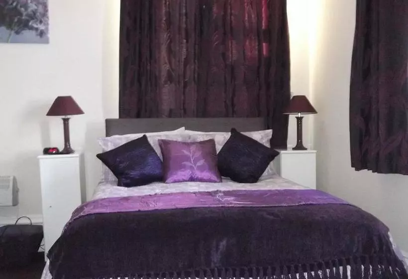 تختخواب و صبحانه Kirkcroft Guest House