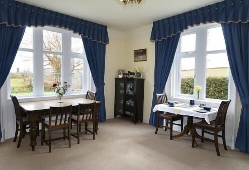 민박 Newcourt Barton