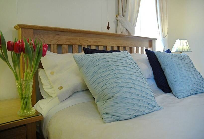 민박 Newcourt Barton