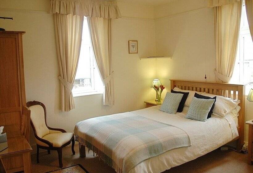 민박 Newcourt Barton