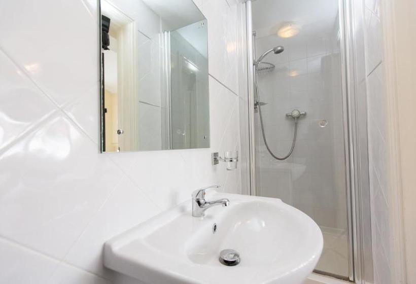 Bed and Breakfast Station Approach