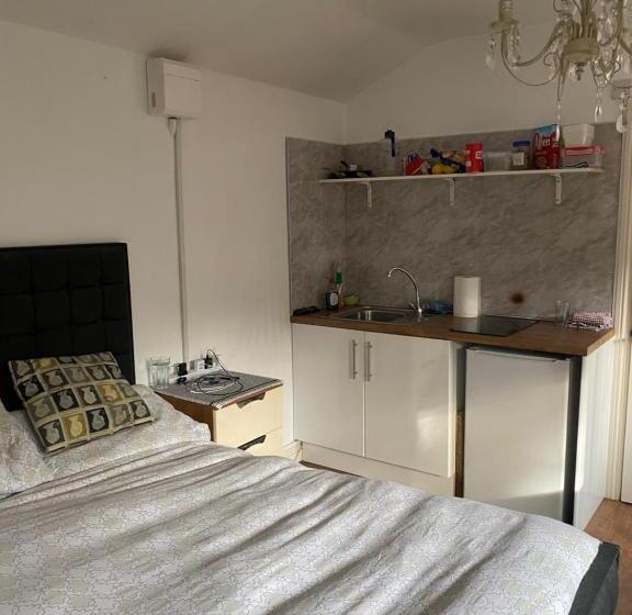 Bed and Breakfast Station Approach