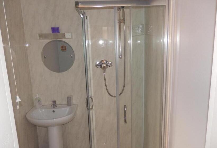 צימר The Monarch