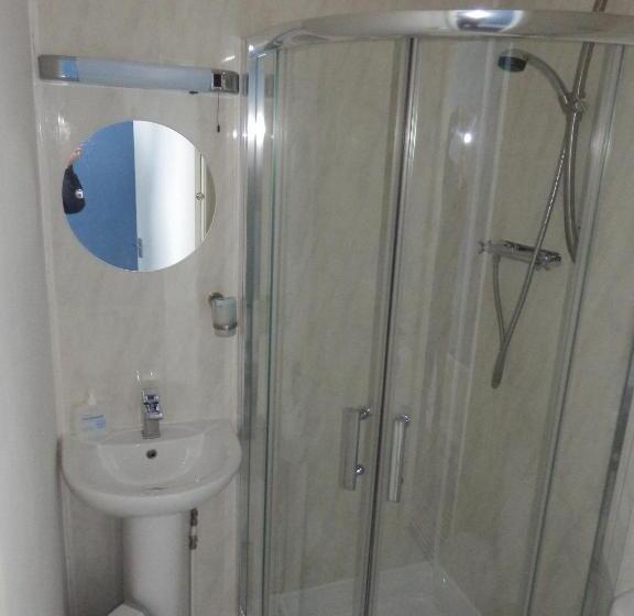 צימר The Monarch