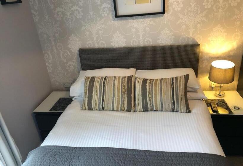 צימר The Monarch