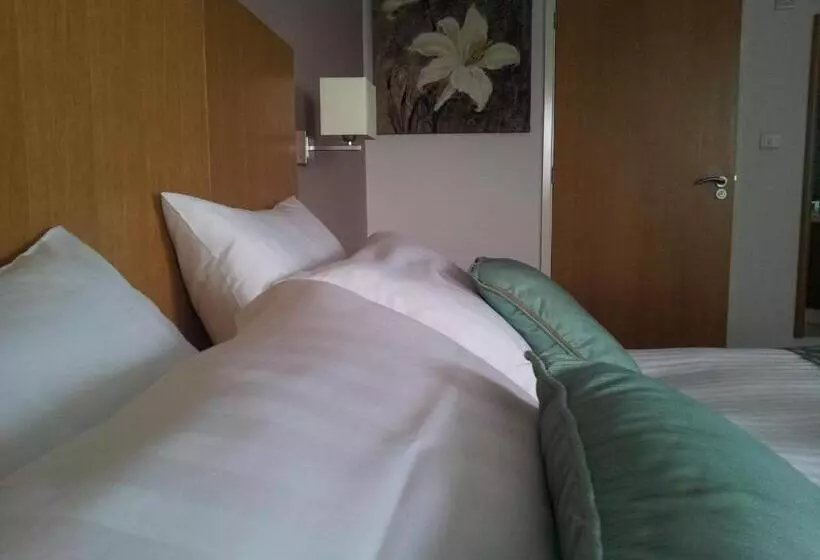 Deangate Motel