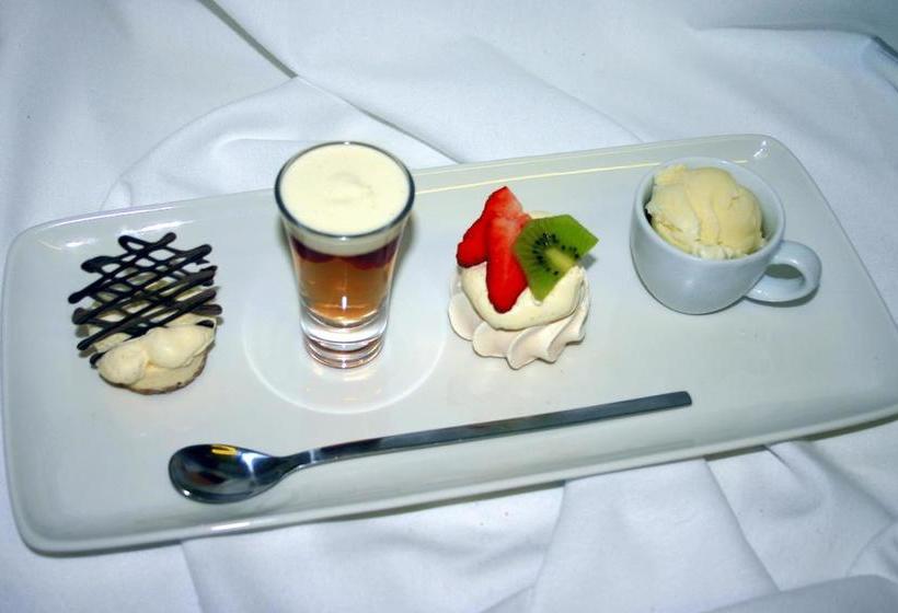 Отель Five Rise Locks