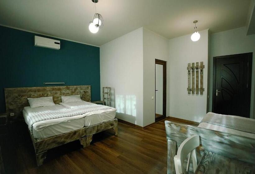 هتل Kutaisi Globus