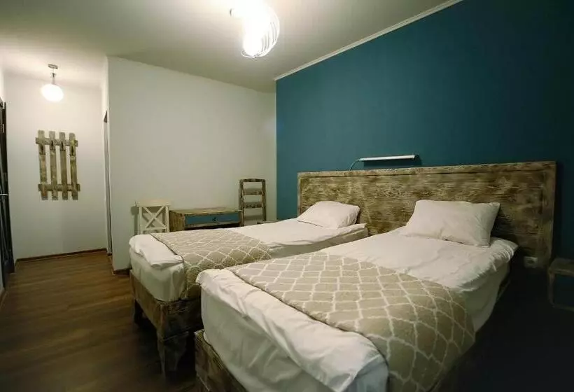 هتل Kutaisi Globus