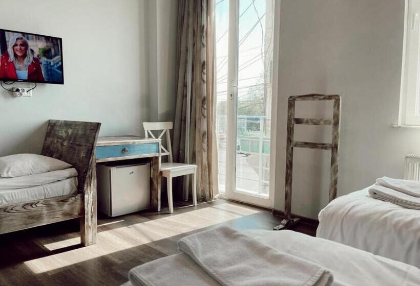 هتل Kutaisi Globus