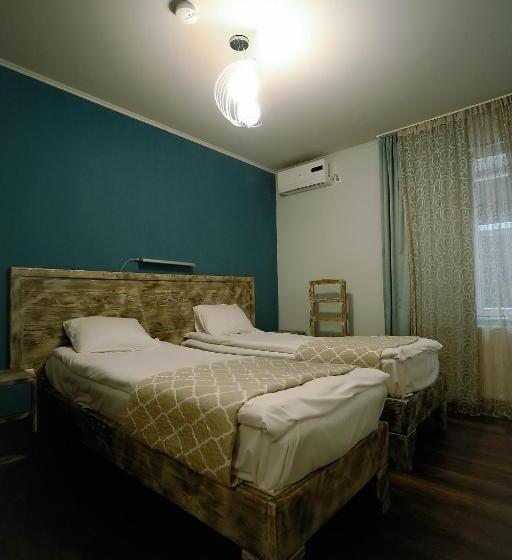 هتل Kutaisi Globus