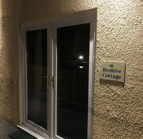 ホテル Penybryn Cottages