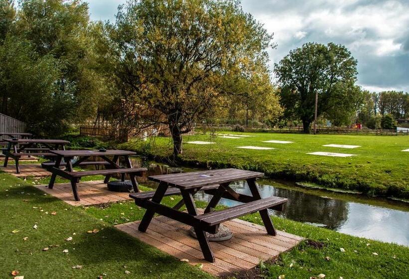 호텔 The George Inn