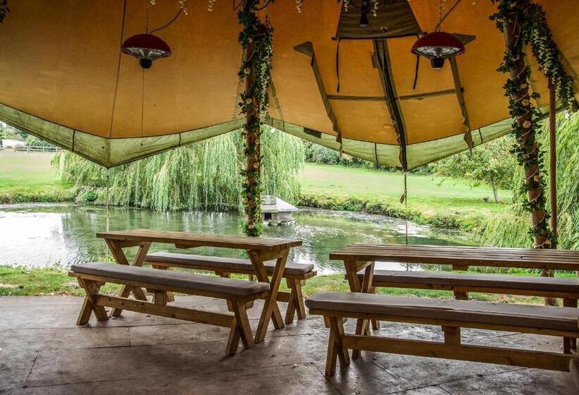 호텔 The George Inn