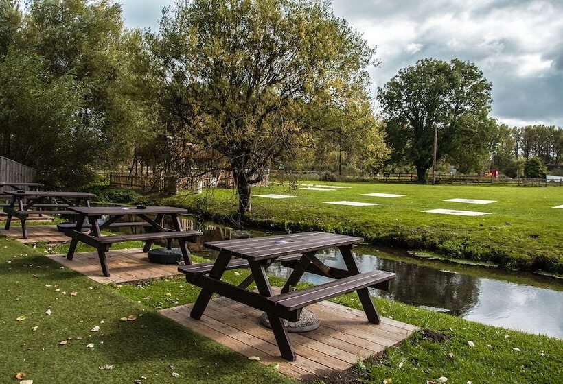 호텔 The George Inn