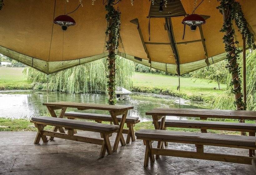 호텔 The George Inn