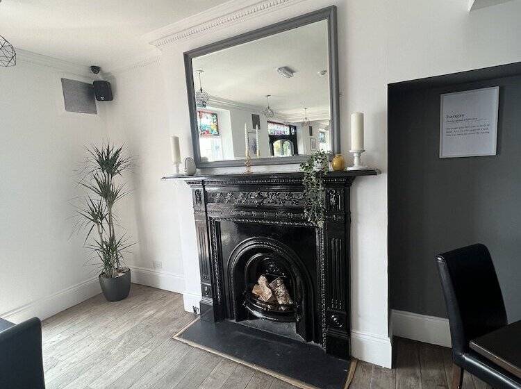 בית מלון כפרי The Sandgate