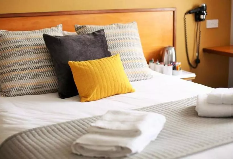 Hotel Tricky S