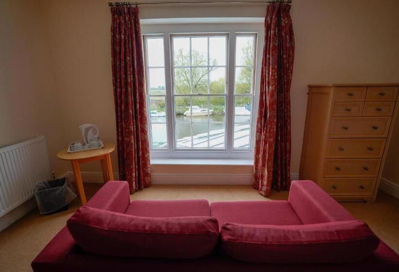 ホテル Waveney House