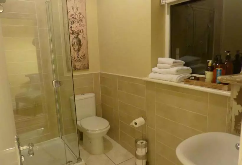 تختخواب و صبحانه Inglewood Boutique Rooms With Self Catering