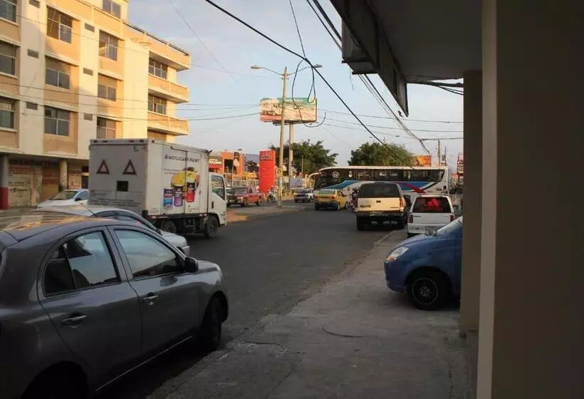 هاستل Hostal Rosa Mar