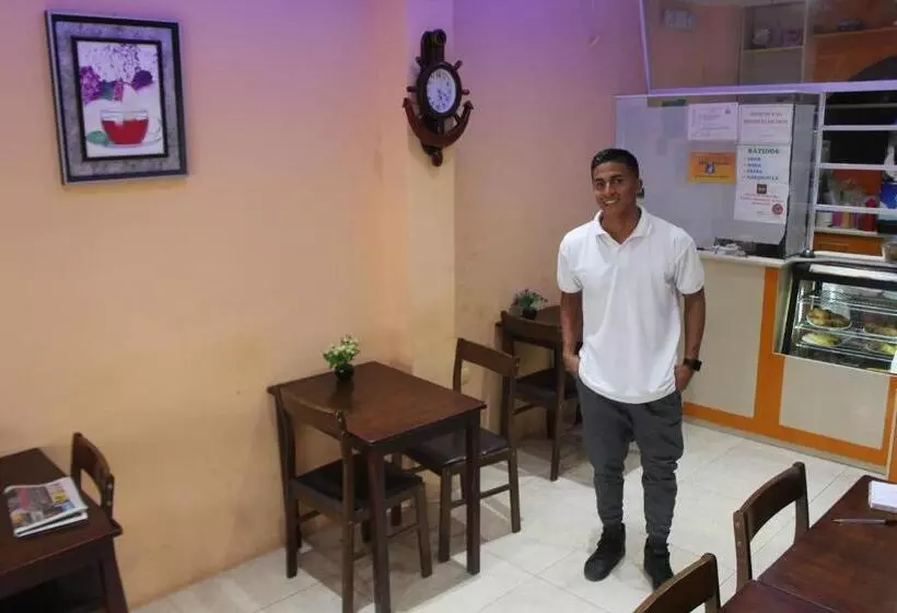 هاستل Hostal Rosa Mar