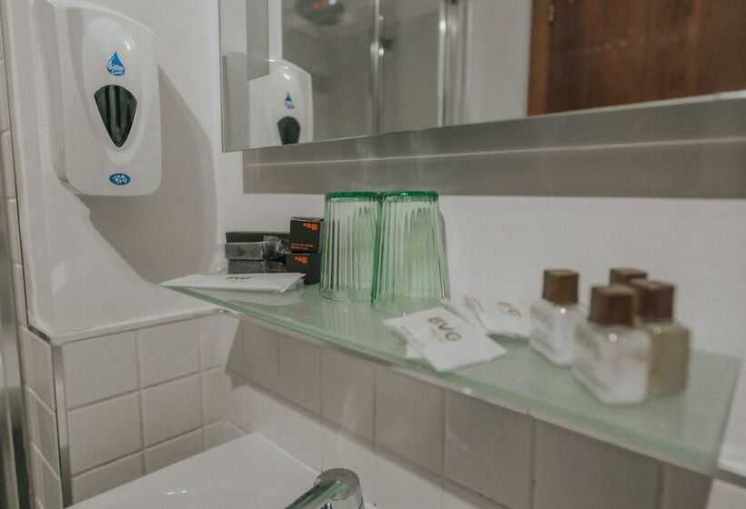 هاستل Mercader De Sedas